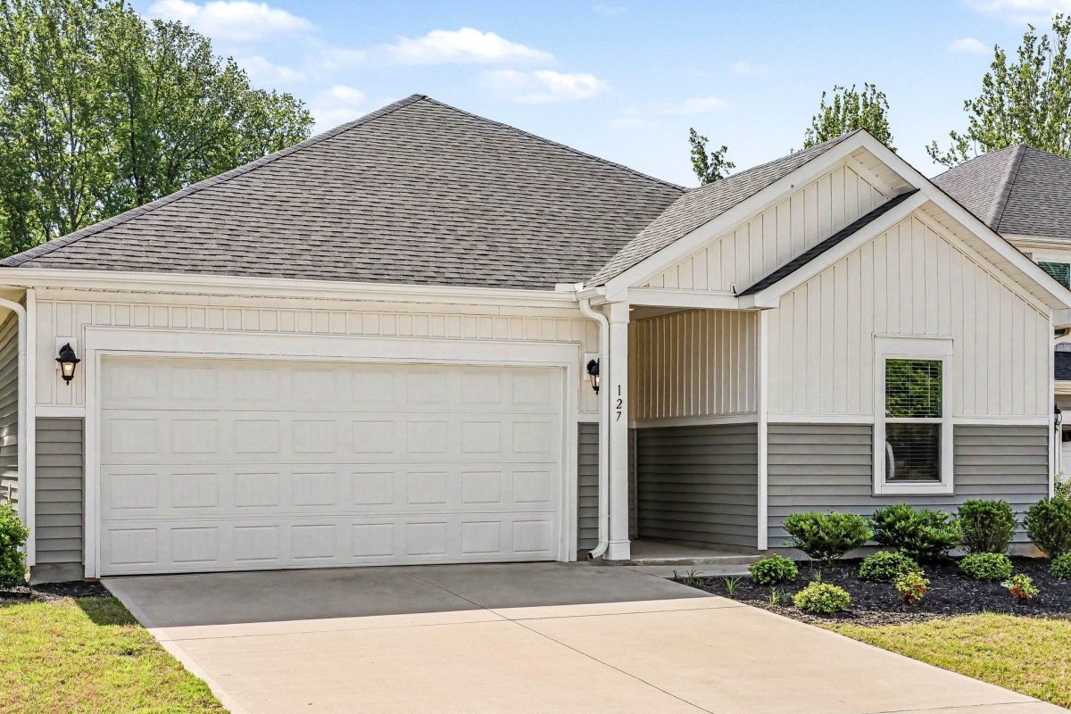127 Mainsail Way