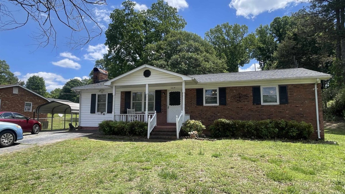 2819 Cedar Springs Drive