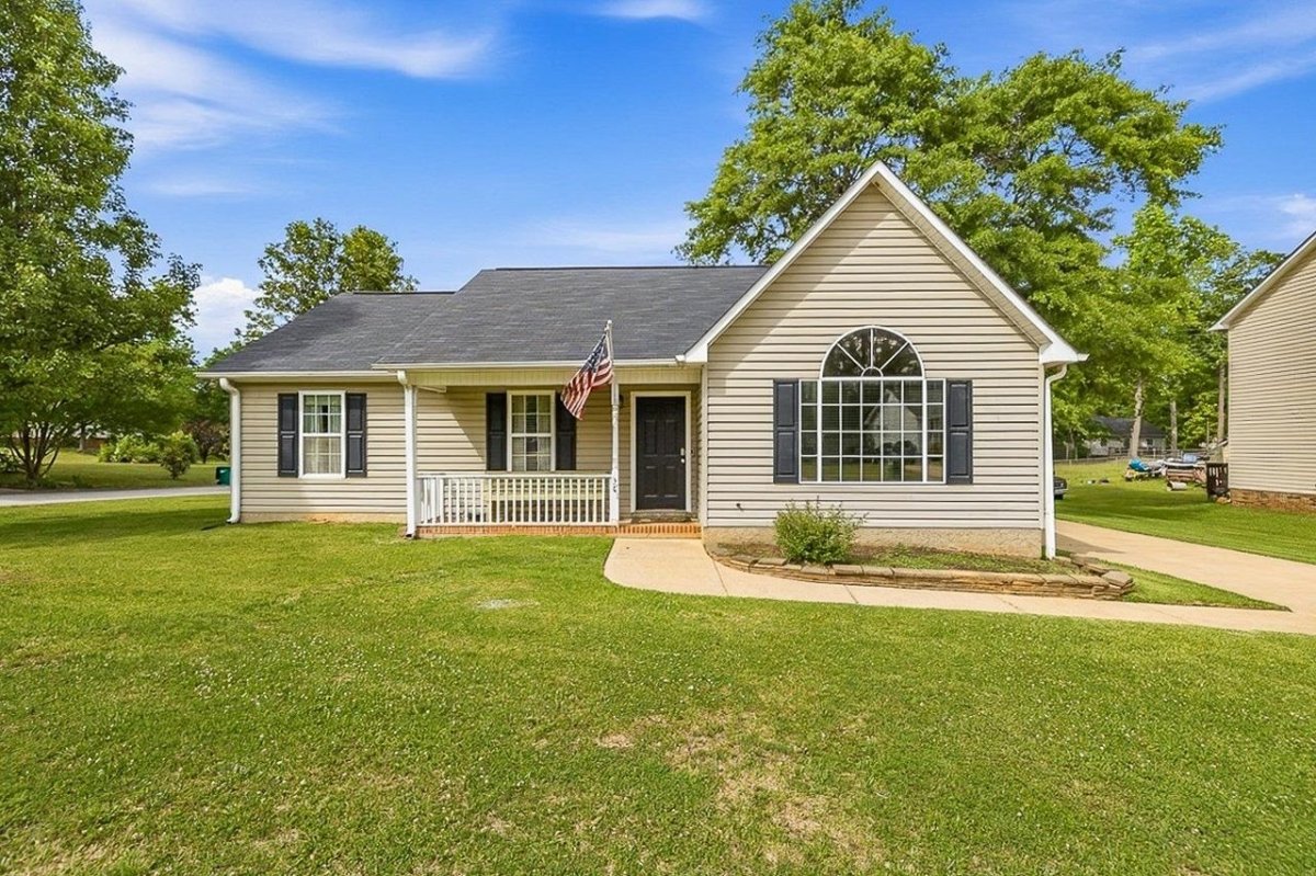 301 E Myles Lane