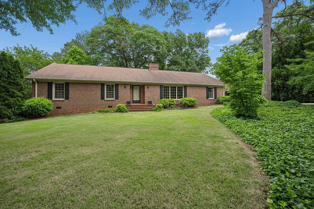711 Fernwood Dr Drive