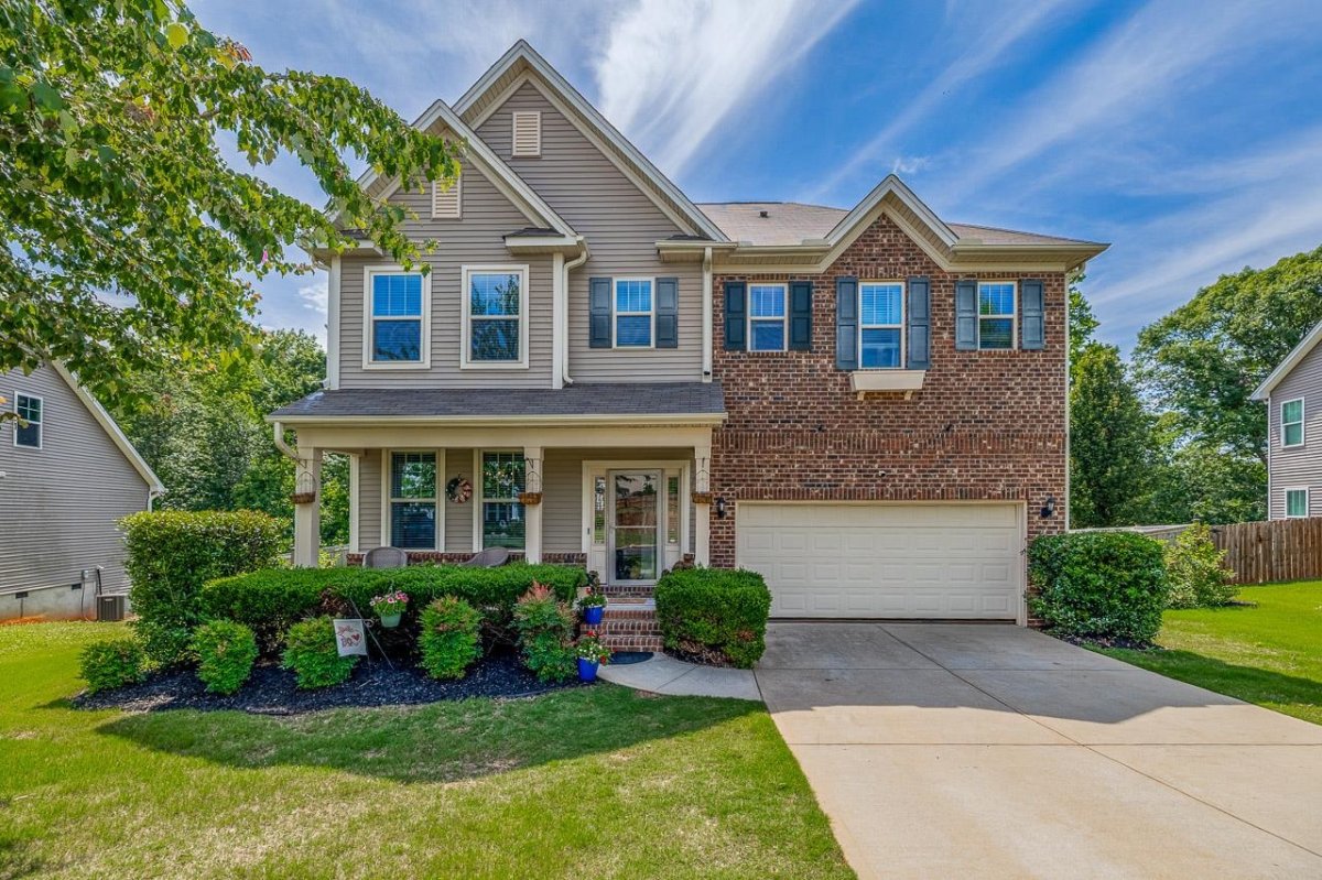 235 Castleton Circle