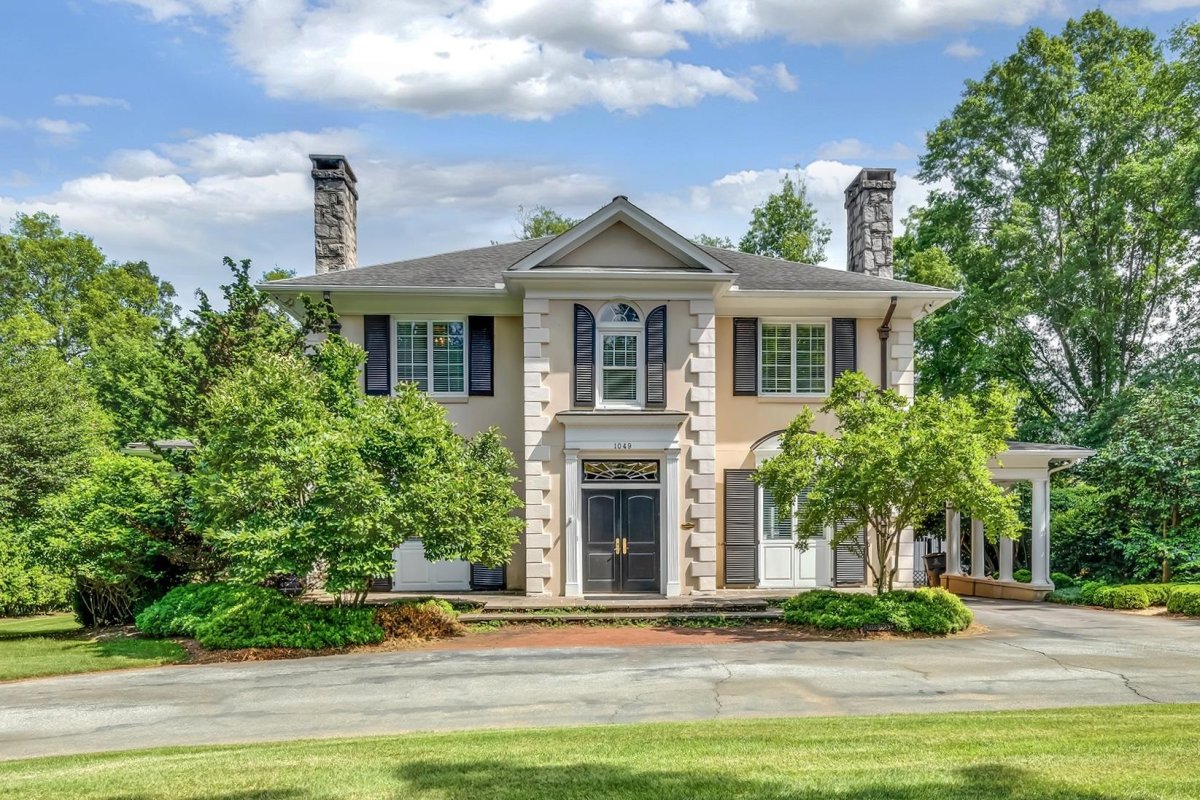 1049 Otis Boulevard