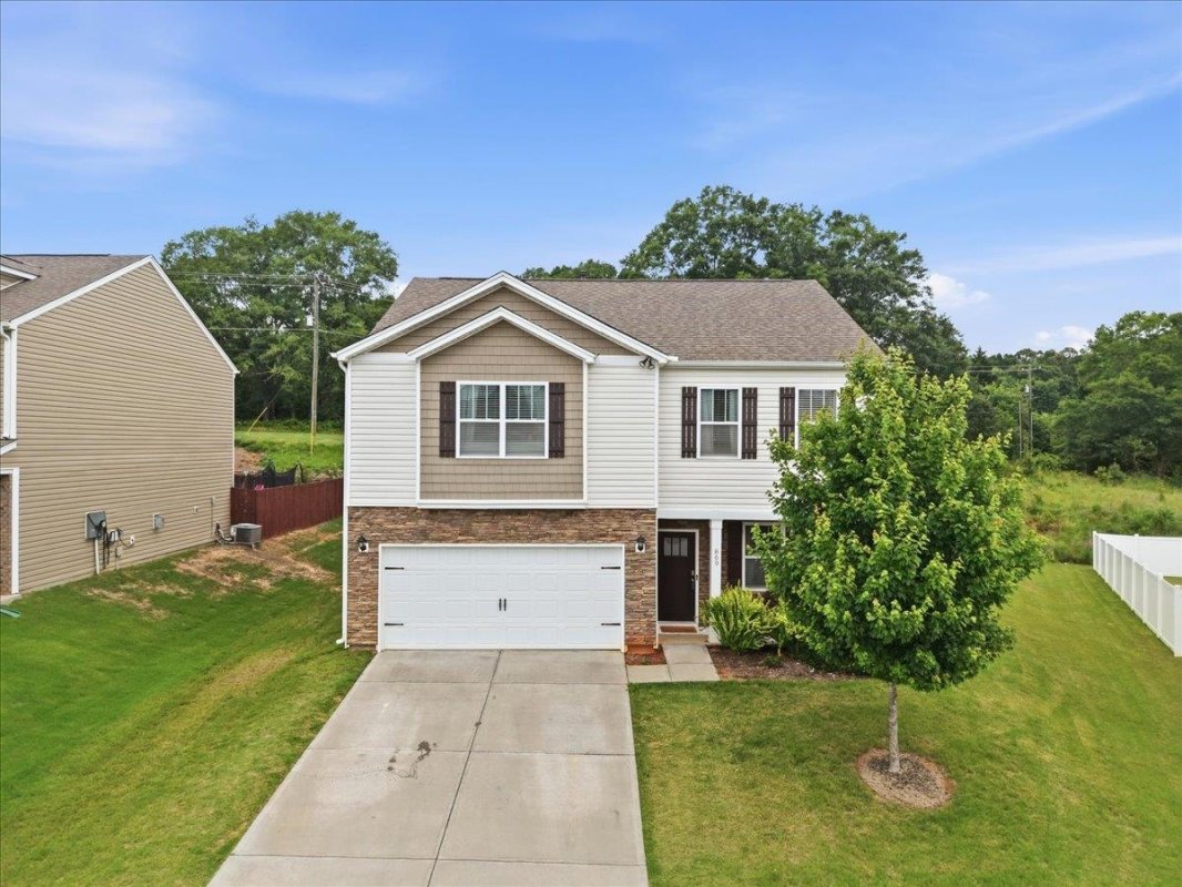 869 Colmore Trail