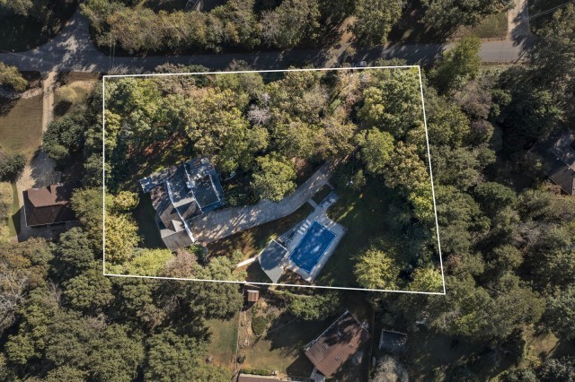 1493 Iroquois Drive