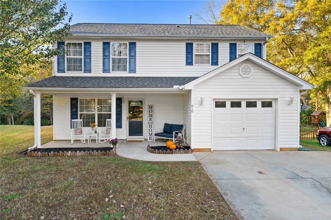 610 Hunters Lane
