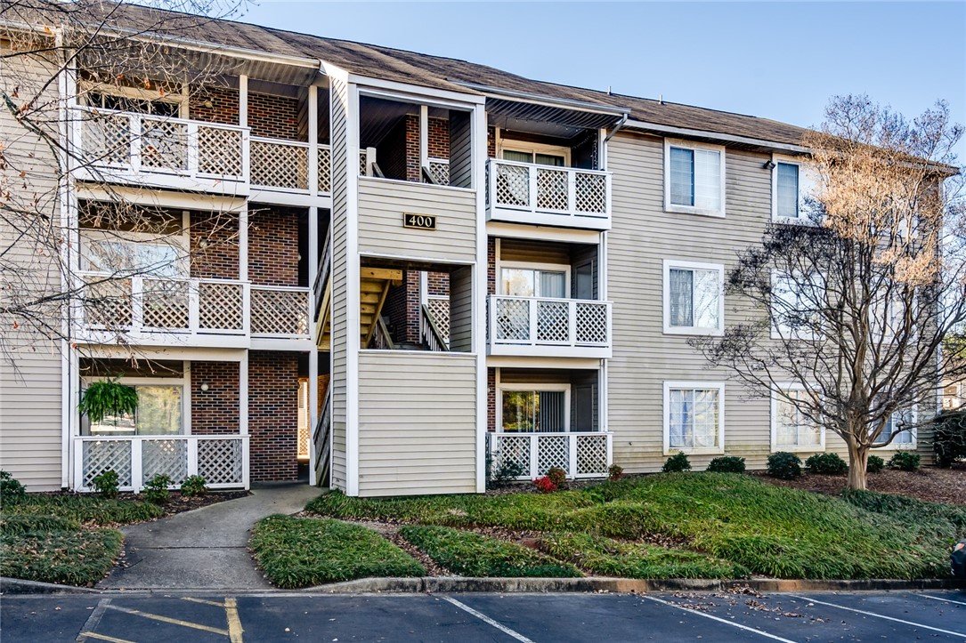 220 Elm Street 424