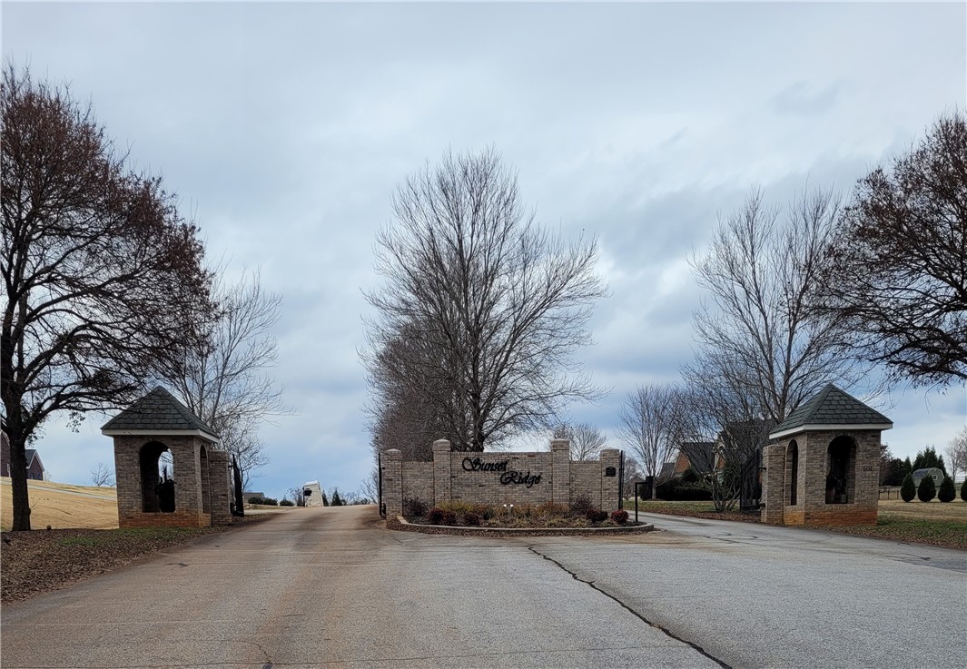 5 Paramount Drive