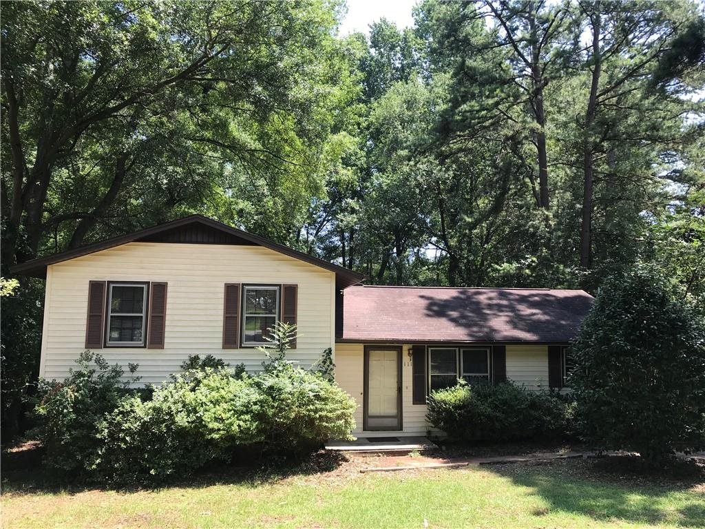 111 Woodside Lane