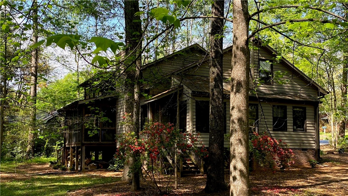 108 Rippleview Drive