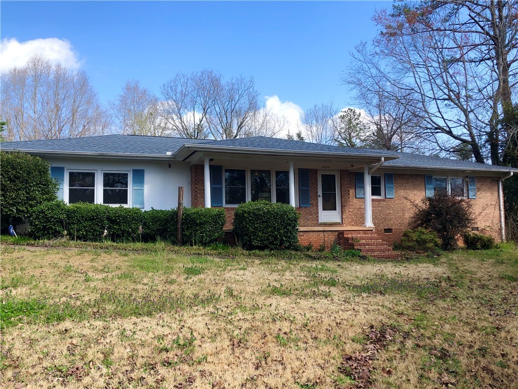 1614 Iroquois Drive