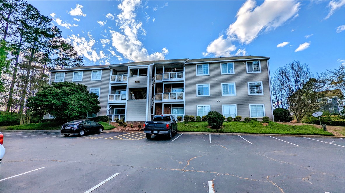 220 Elm Street 601