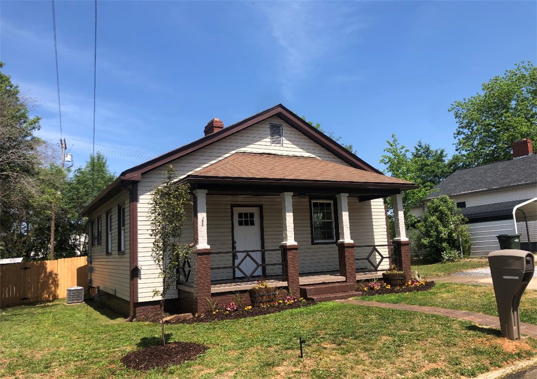 102 Ellison Circle
