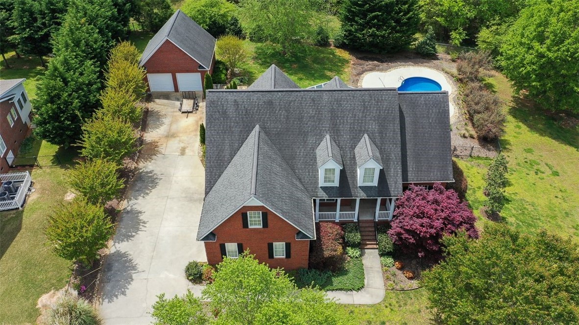 115 Hunting Meadow Drive