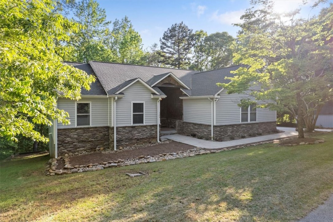 125 Beaver Lake Drive