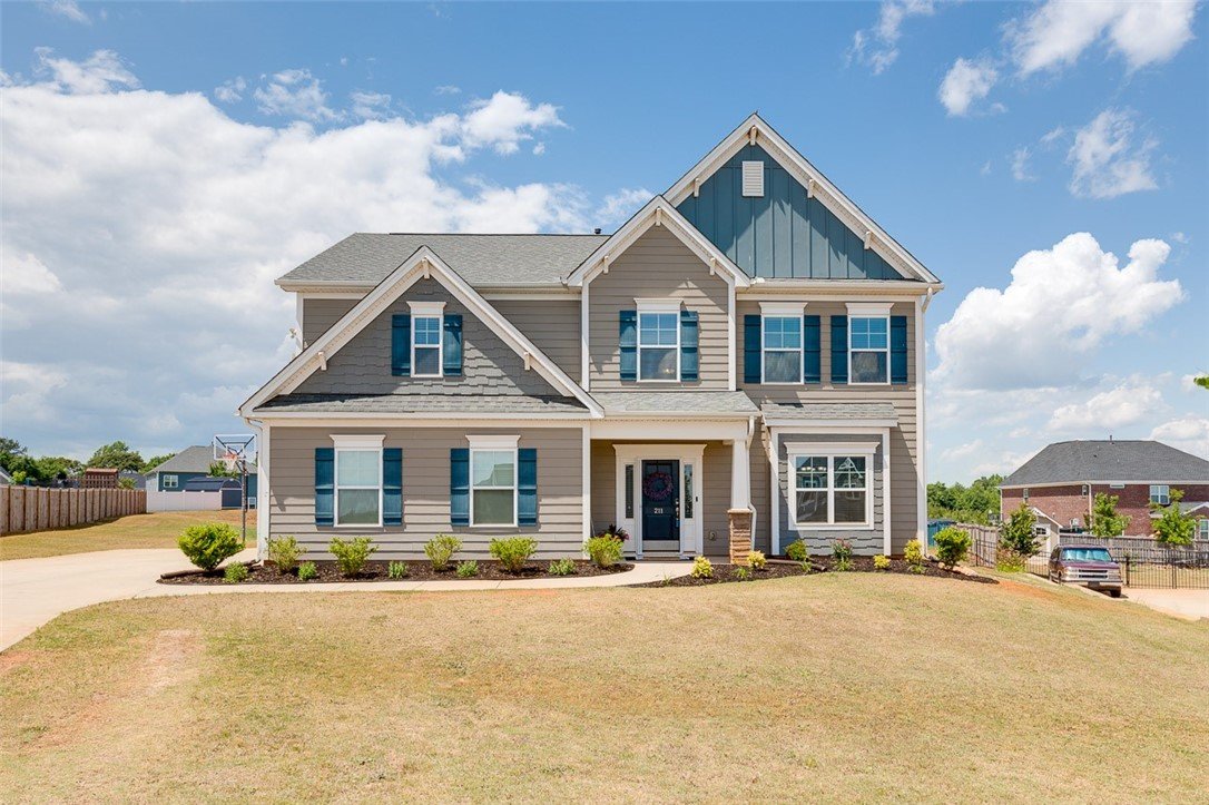 211 N Harvest Moon Way