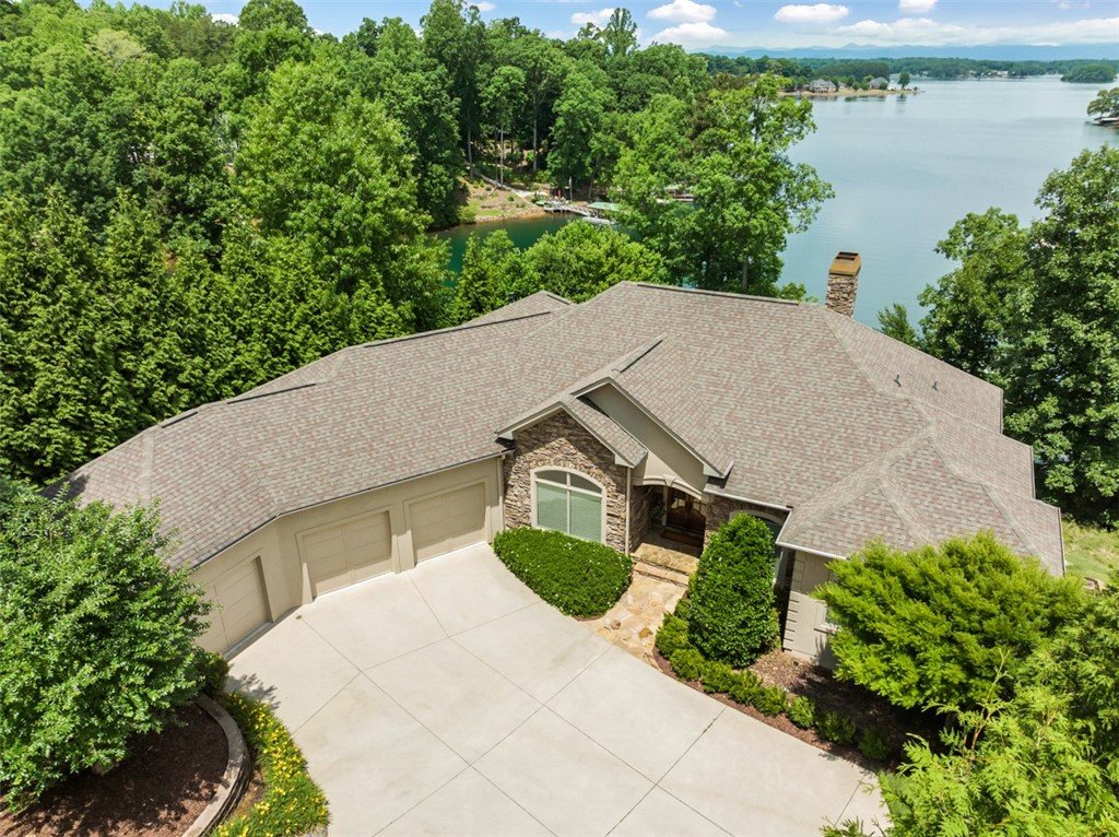 224 S Summit Drive