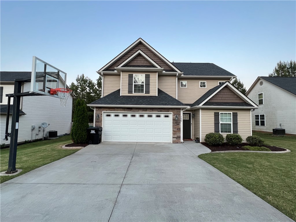 120 Gallant Lane