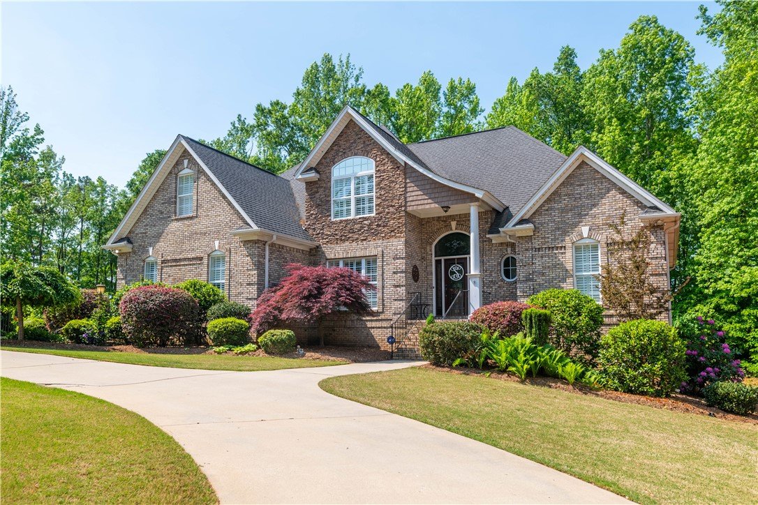 104 Willowbend Drive