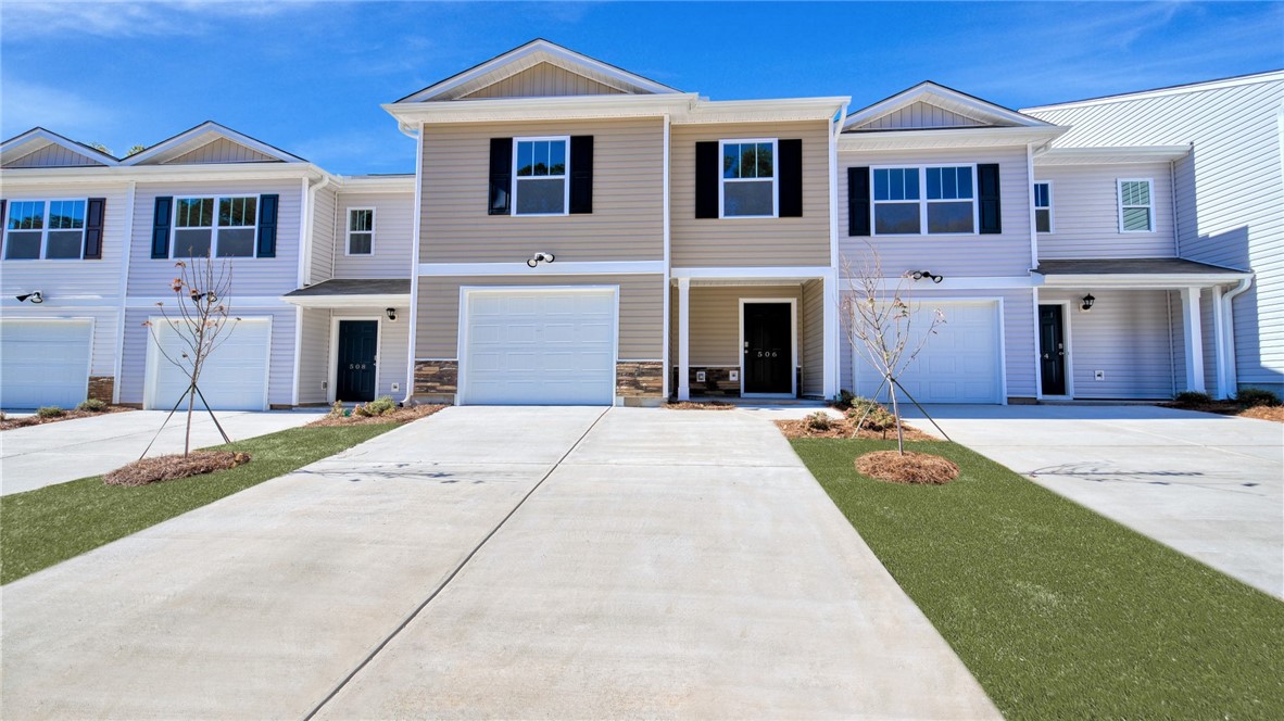 506 Oakmont Valley Trail
