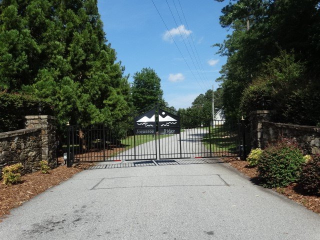 E30-E31 Pine Ridge Way