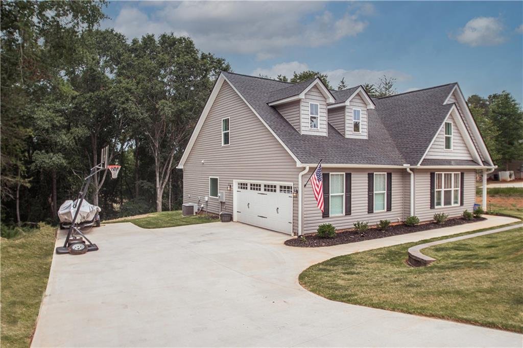 114 Lake Forest Circle