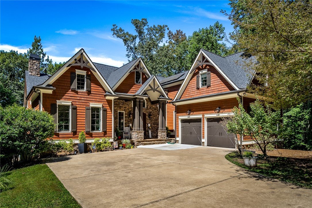 166 Bay Drive