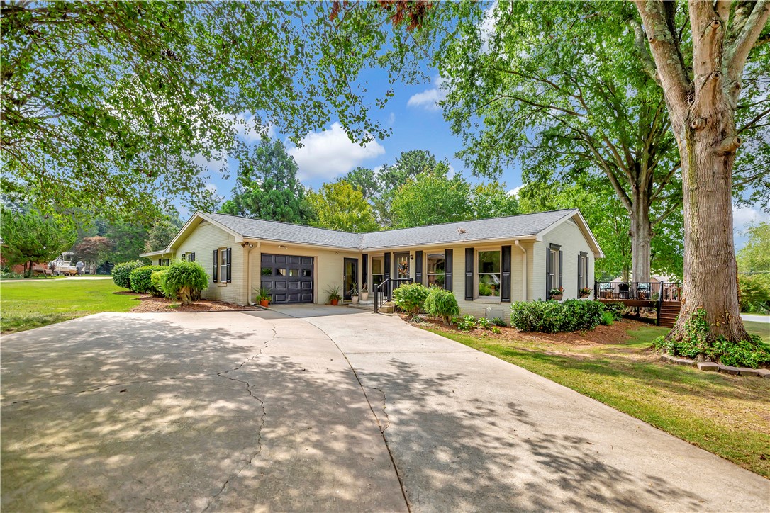 300 Edgewater Drive