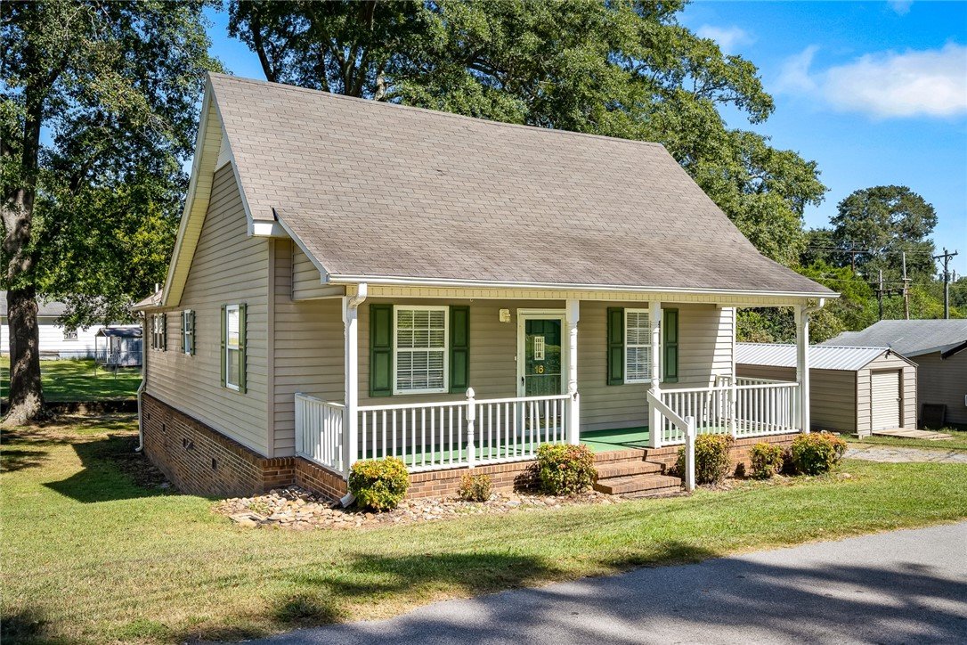 16 Adger Street