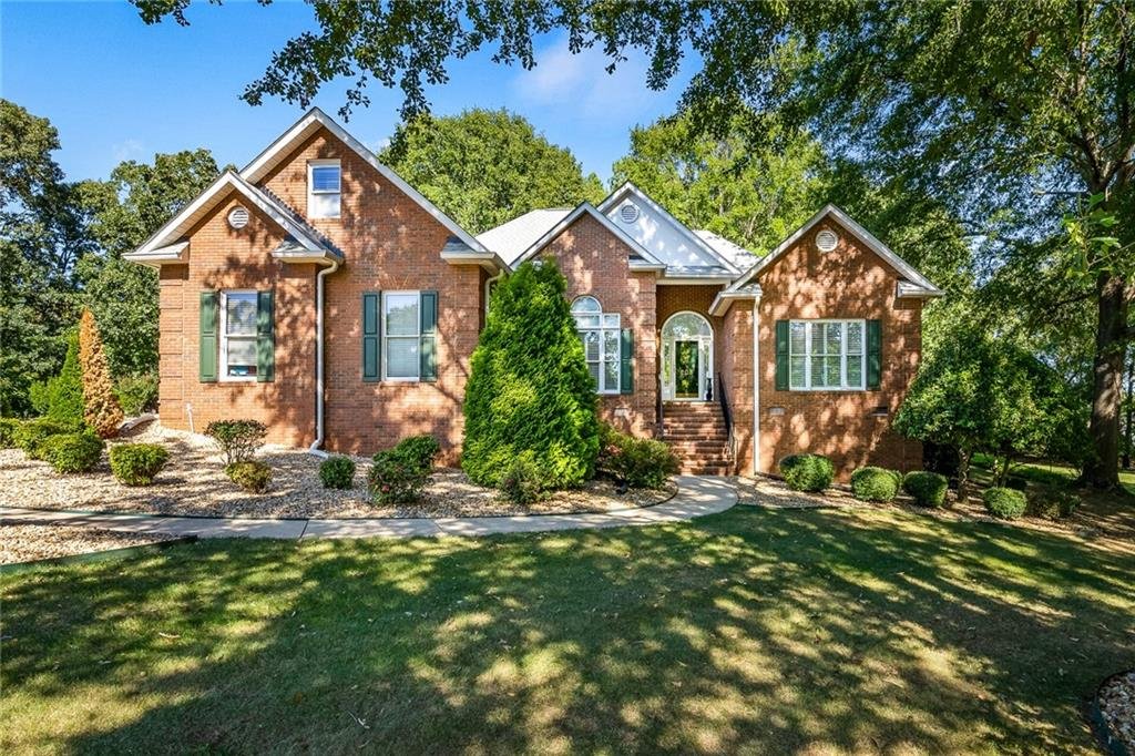 208 Holly Ridge Drive