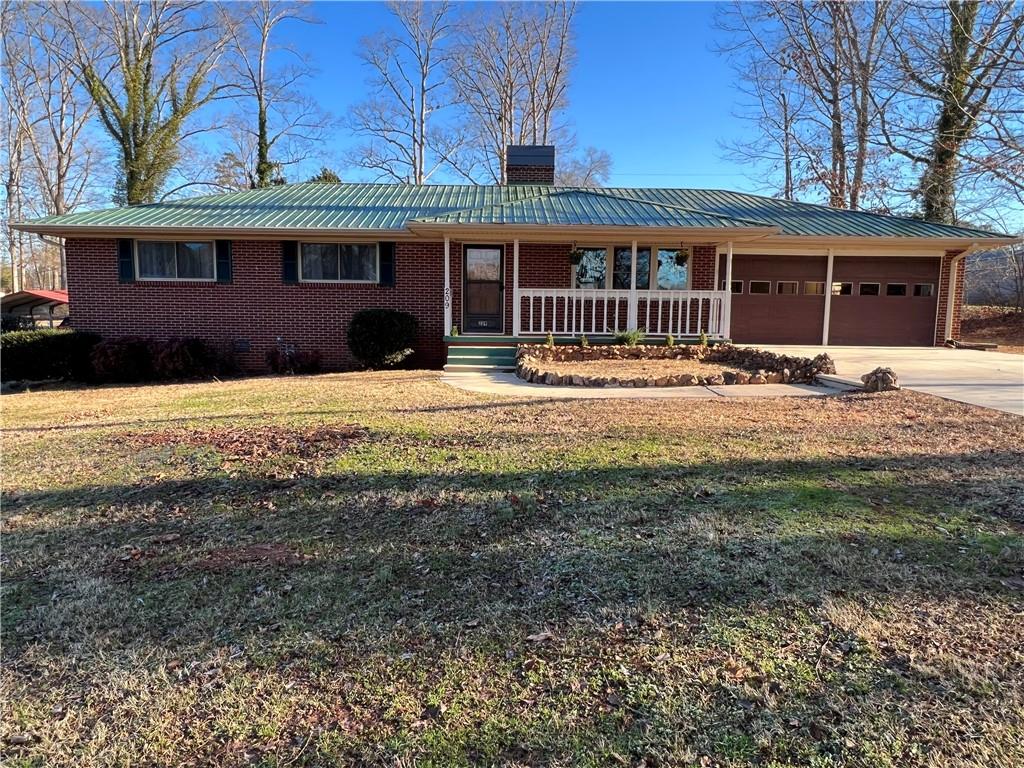 209 Woodbine Circle