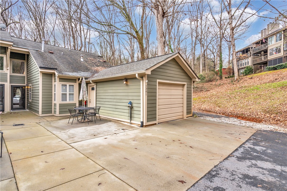 1301 Leeward Road