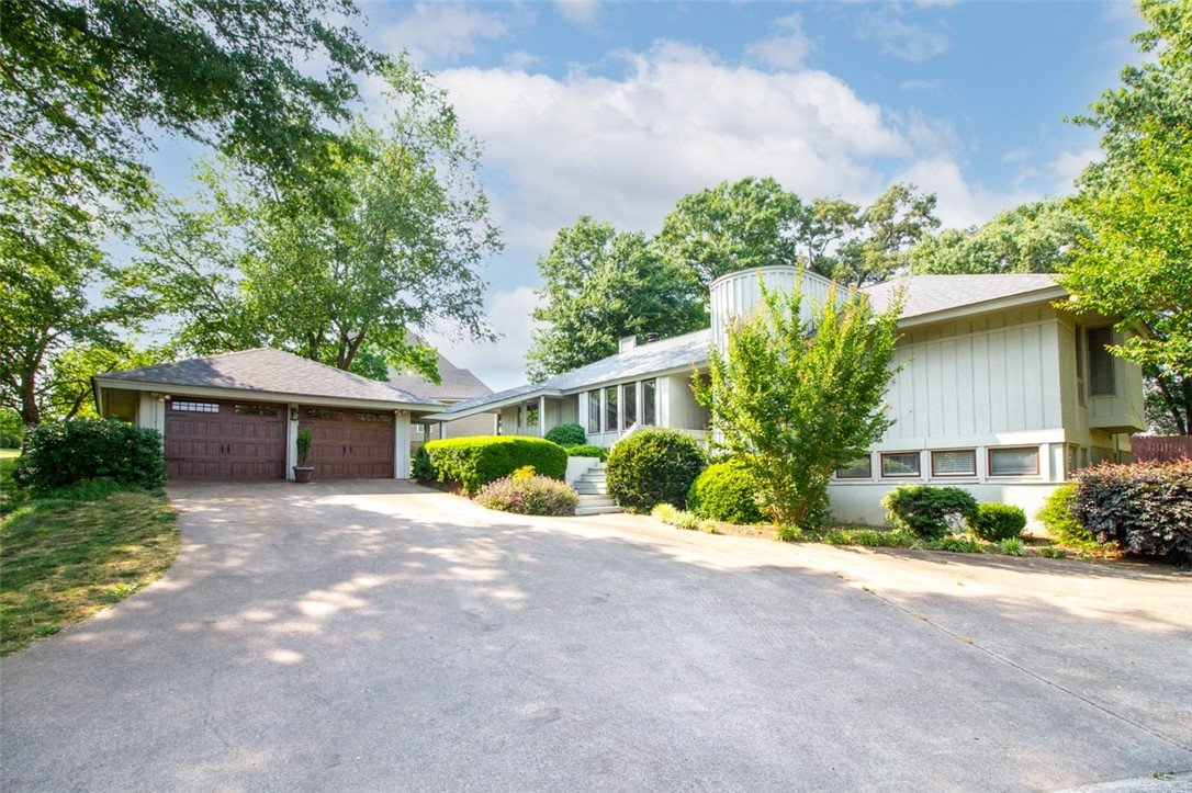 2315 Cobbs Way