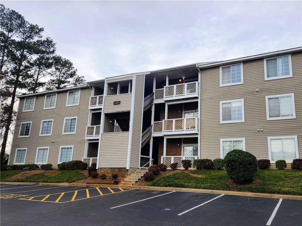 220 Elm Street 621