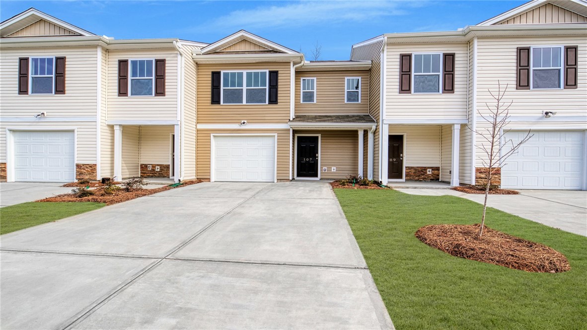 107 Oakmont Valley Trail