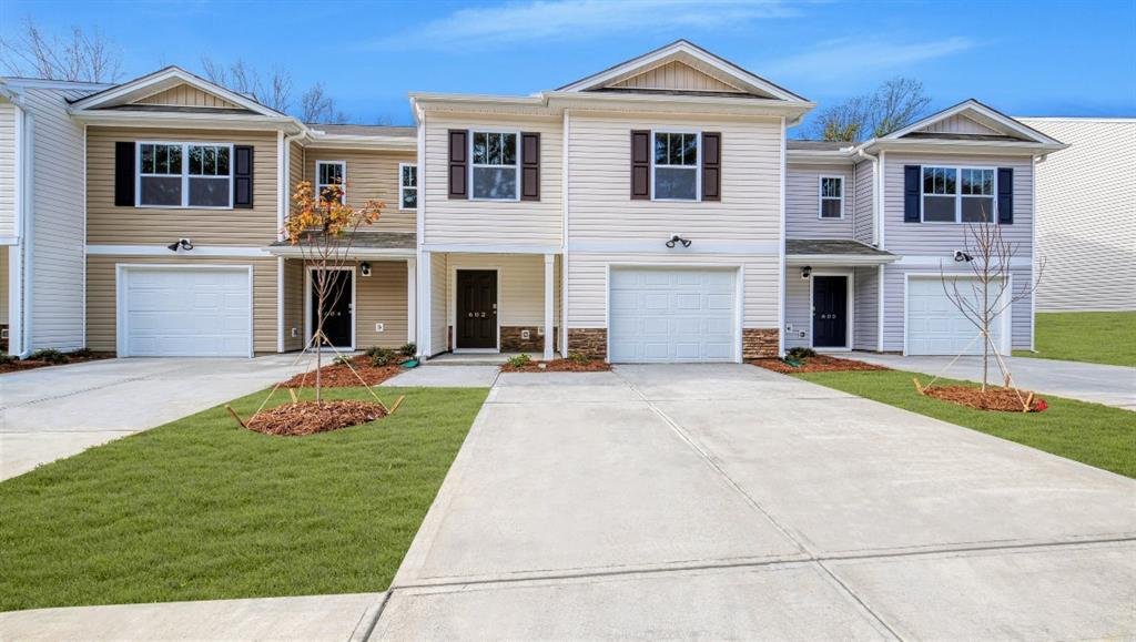 602 Oakmont Valley Trail