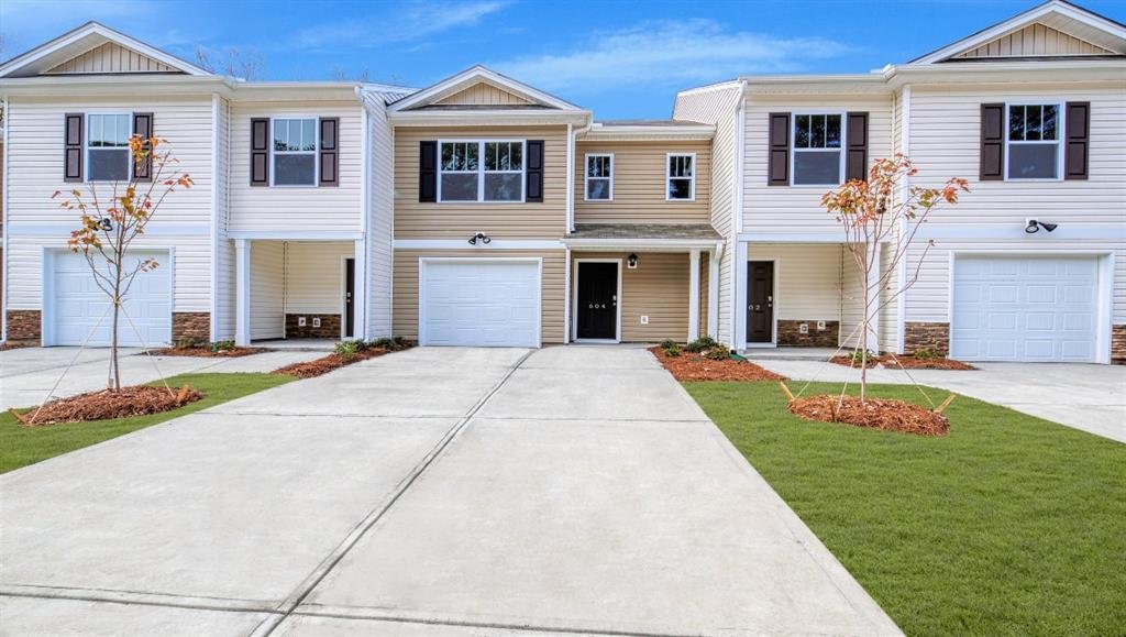 604 Oakmont Valley Trail