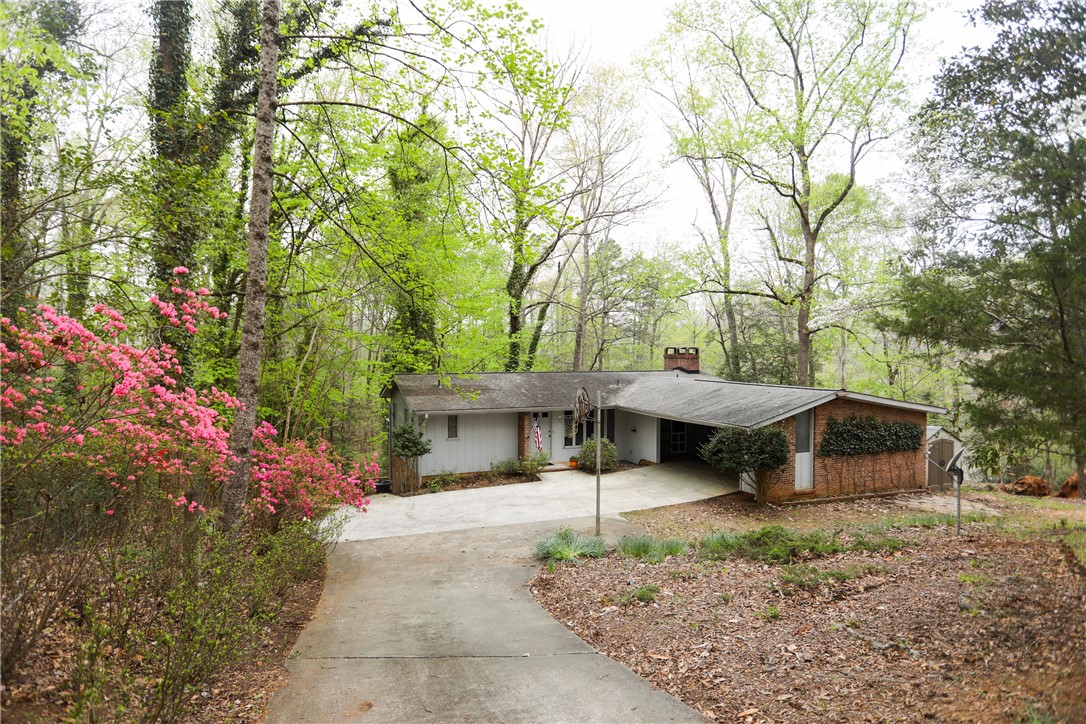 492 Pin Du Lac Drive