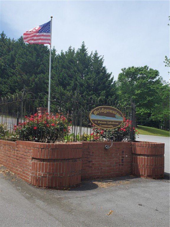 404 Edgewater Drive