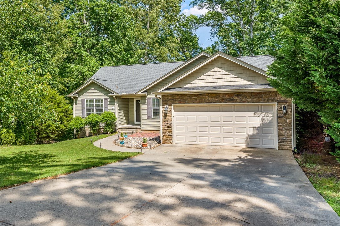 2606 Linmar Circle
