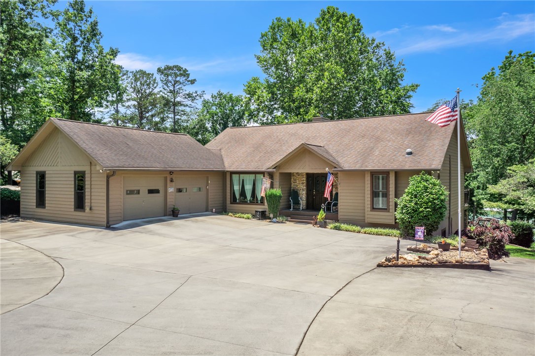 4711 Great Oaks Drive