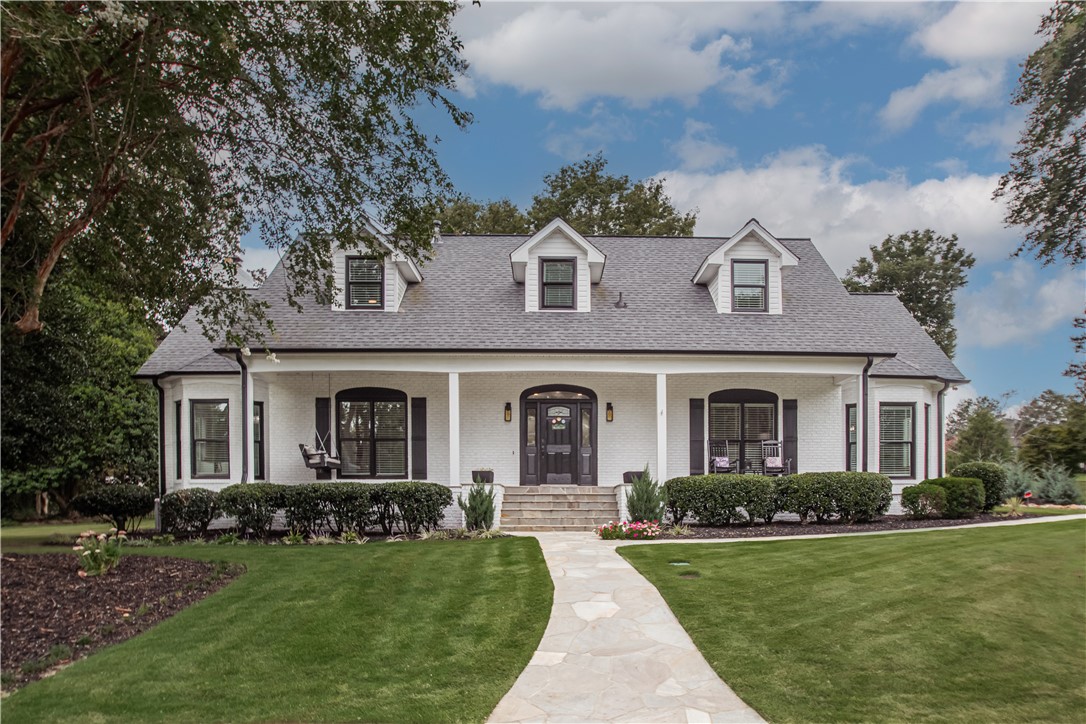418 Inverness Way
