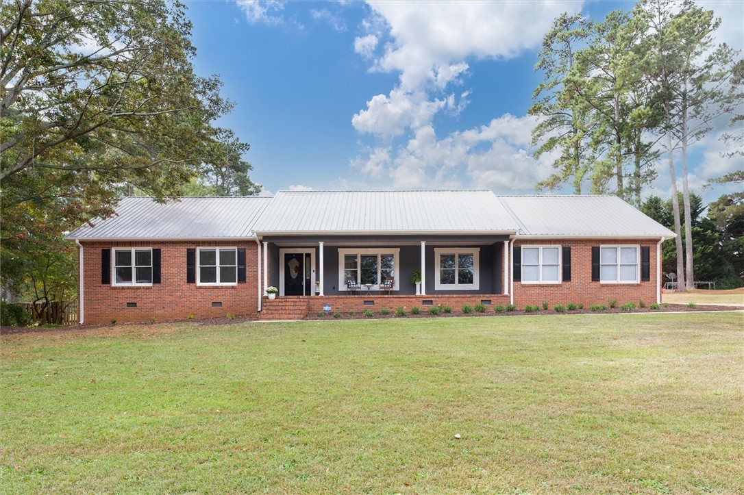 607 Centerville Road