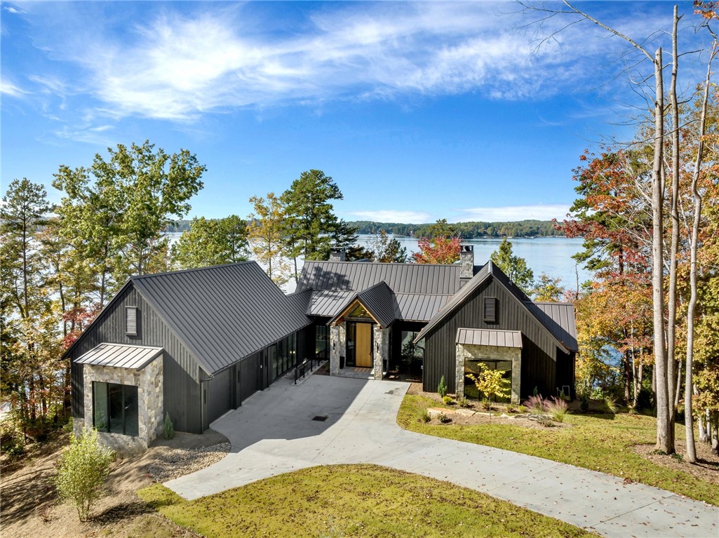125 Waterfern Court