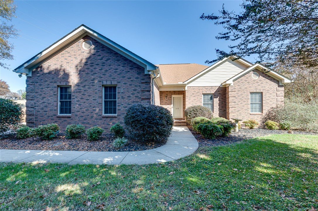 215 Killarney Way
