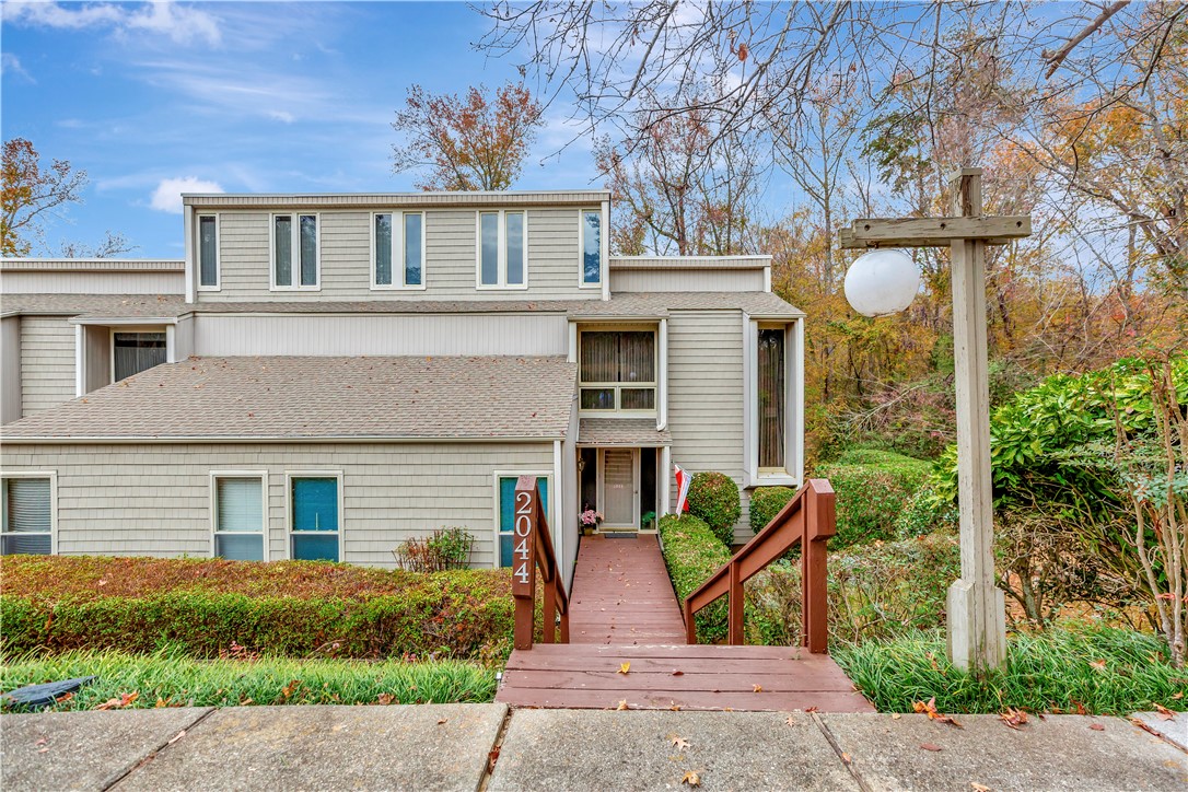 2044 Shelter Point