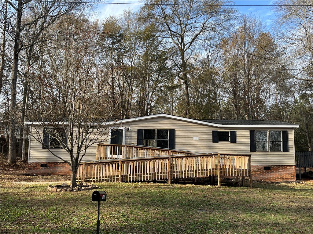 105 Chantilly Circle