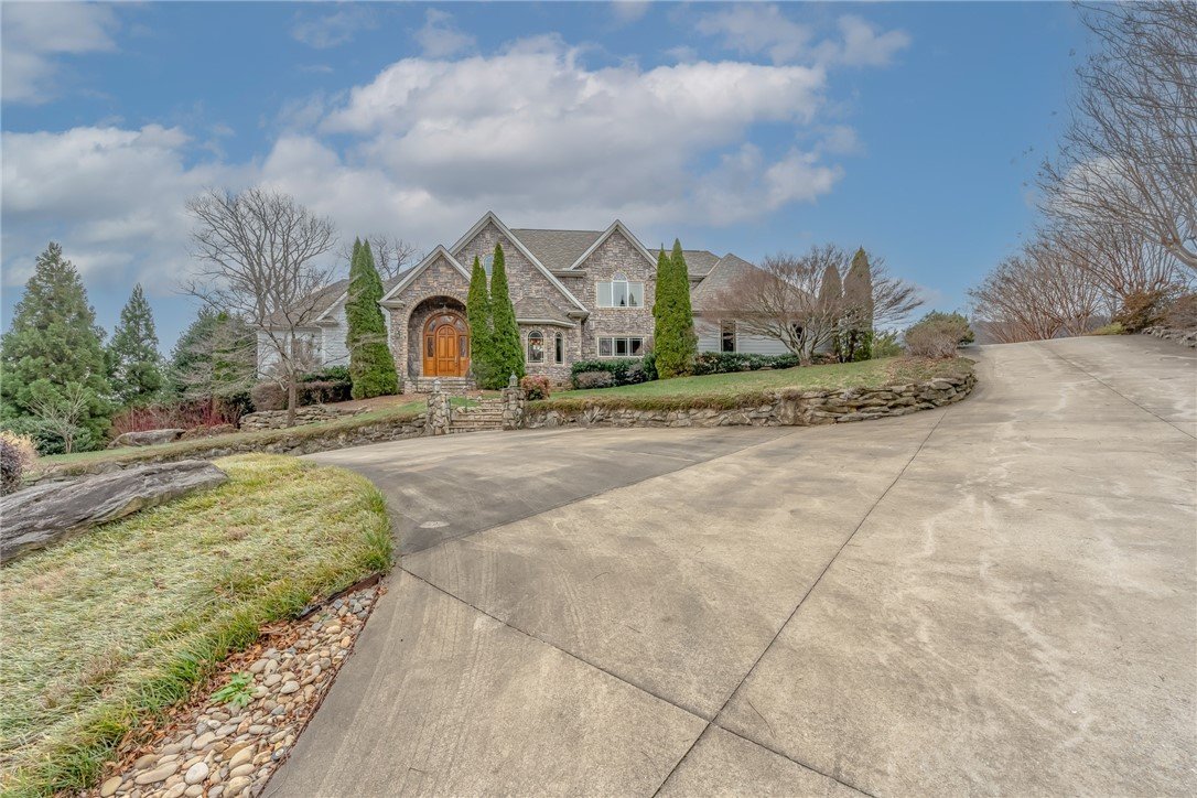 14 Grosbeak Way