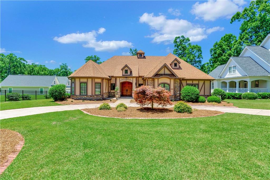 318 Avenue Of Oaks