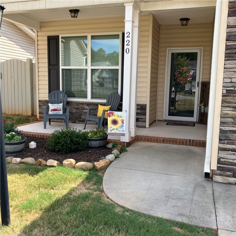 220 Magnolia Lane