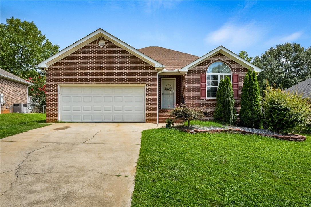 102 Woodbridge Circle